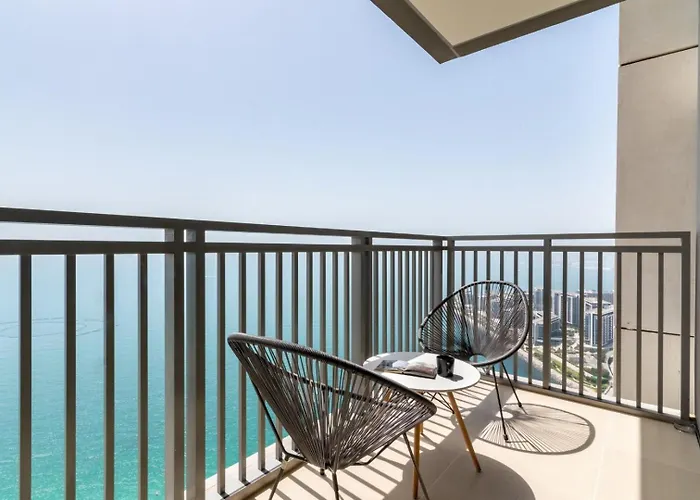 Guestready Holiday Homes - Marina Skyline B